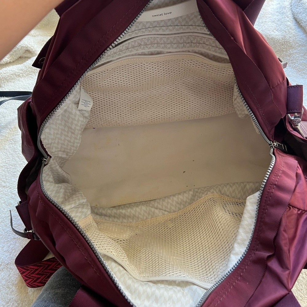 Lululemon Gym To Win Duffel - Picture 13 of 15